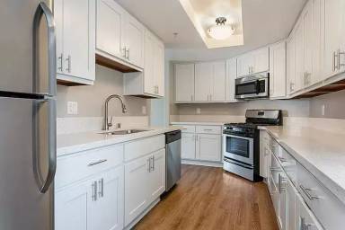Main picture of 250 W Stocker St