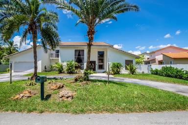 Main picture of 7545 N Oakmont Dr
