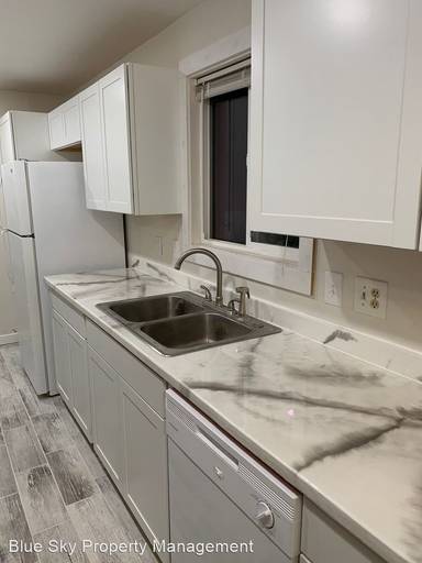 Main picture of 379 W 2nd S