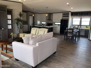 Main picture of 509 S Betty Ave