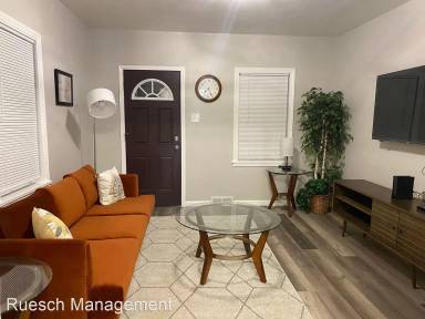 Main picture of 342 N Ashland Ave