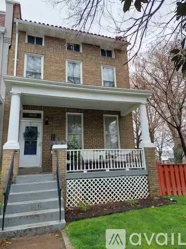 Main picture of 1372 S Carolina Ave SE