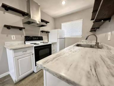 Main picture of 3738 4th Ave