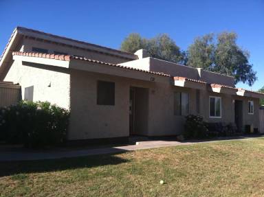 Main picture of 419 E Bruce Ave