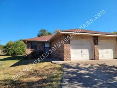 Main picture of 304 Newton Ave