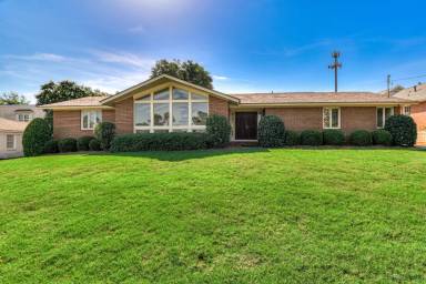 Main picture of 1016 Northwood Rd