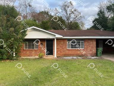 Main picture of 2312 Upper Wetumpka Rd