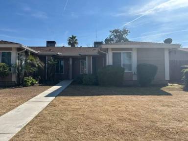 Main picture of 173-4809 TREANNA AVE