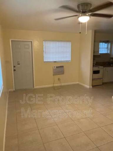 Main picture of 2701 NW 12th Ct
