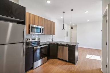 Main picture of 4145 W Girard Ave