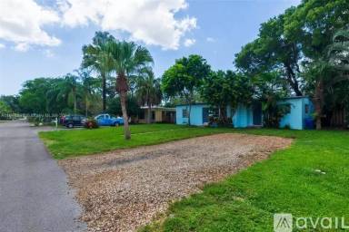 Main picture of 1716 SW 12th Ct