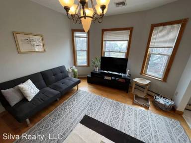 Main picture of 134 Holland St