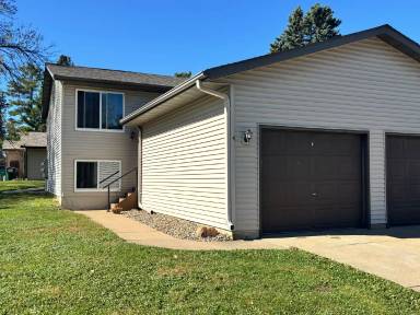 Main picture of 1609 Pinewood Ln