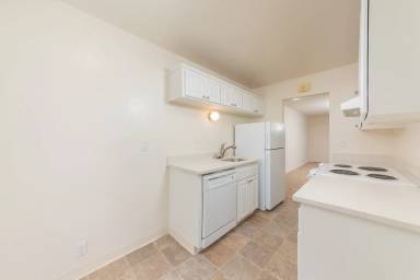Main picture of 2500 Lucy Ln