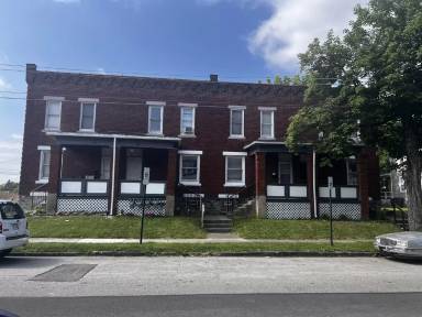 Main picture of 895 E Fulton St