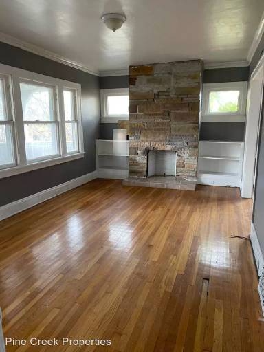 Main picture of 3625 E 153rd St