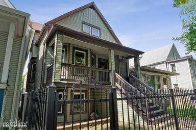 Main picture of 4126 N Drake Ave