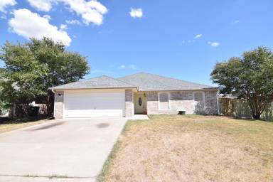 Main picture of 7418 Upland Bend Dr