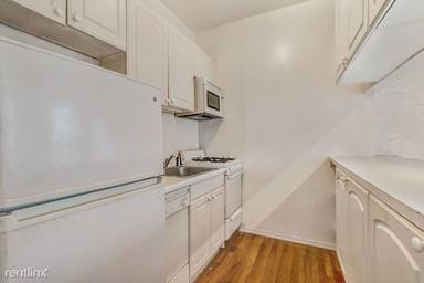 Main picture of 323 W 47th St