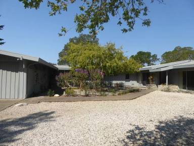 Main picture of 70 Idlewood Rd