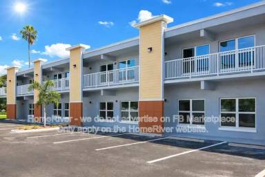 Main picture of 3300 Oak St NE