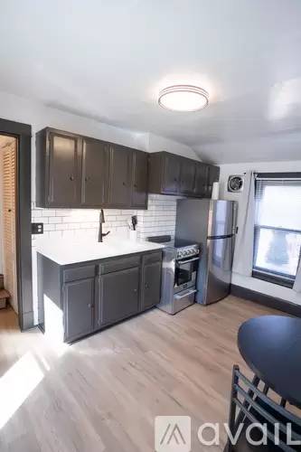 Main picture of 847 Jenifer St