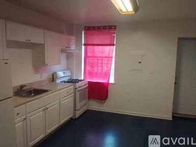 Main picture of 2611 W Fairmount Ave