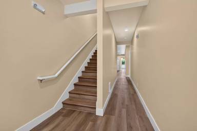 Main picture of 222 S 156th St