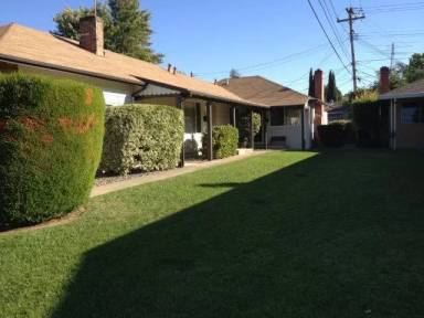 Main picture of 3910 El Camino Ave