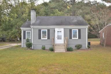 Main picture of 615 S Pine St