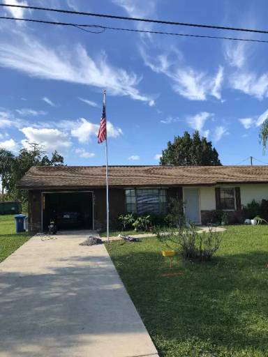 Main picture of 1300 Emerson Dr NE