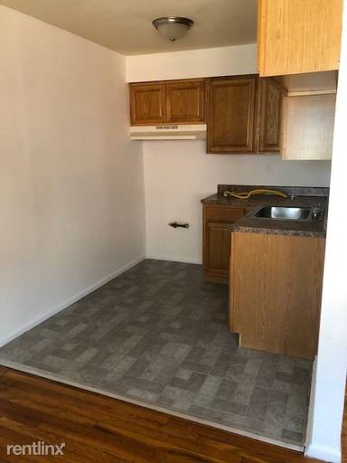 Main picture of 54-78 Temple Ave