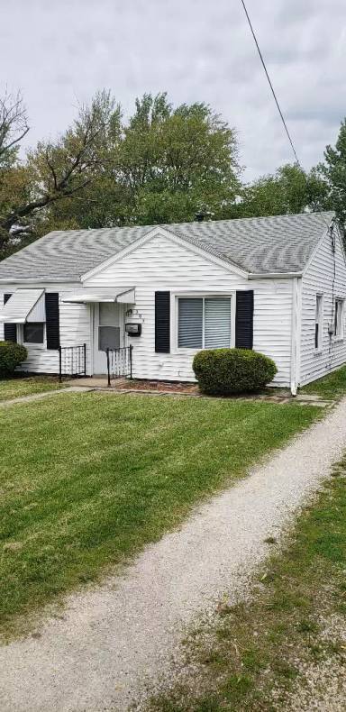 Main picture of 307 E Lake Ave