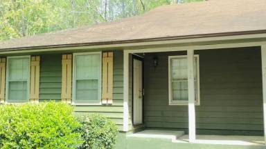Main picture of 32 Oakwood Dr