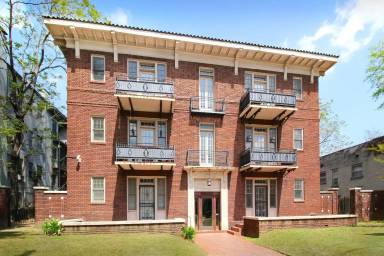 Main picture of Cherokee Arms Apartments