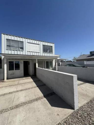 Main picture of 2806 W Melvin St