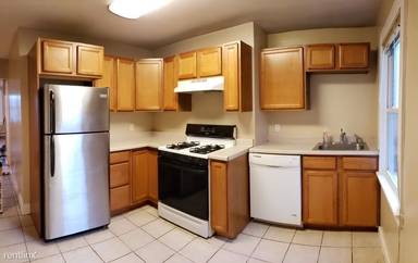 Main picture of 136 Trenton St