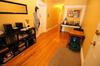 Main picture of 1721 Commonwealth Ave