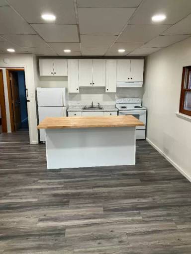 Main picture of 227 Main St