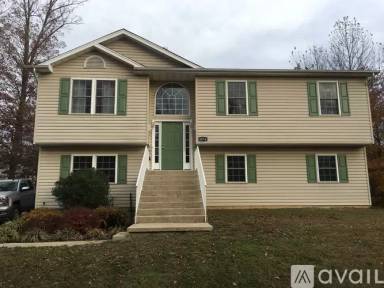 Main picture of 8074 Cardinal Cir