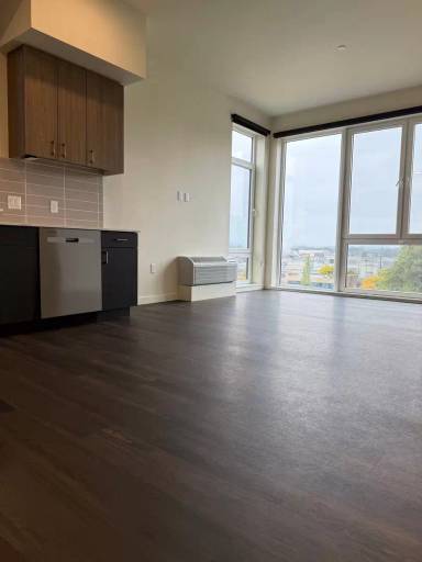 Main picture of 404 NE 6th Ave