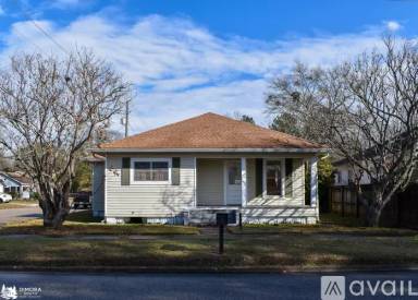 Main picture of 501 S Presley St