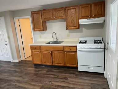 Main picture of 15 Laval St
