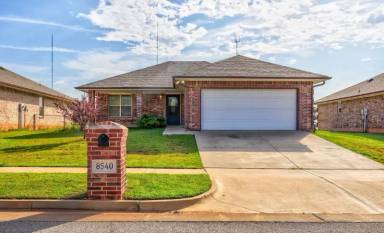 Main picture of 8540 Durland Way