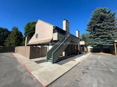 Main picture of 147 E Willow Tree Ln