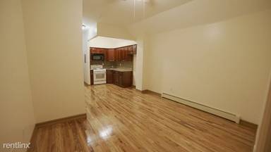 Main picture of 926 E 222nd St