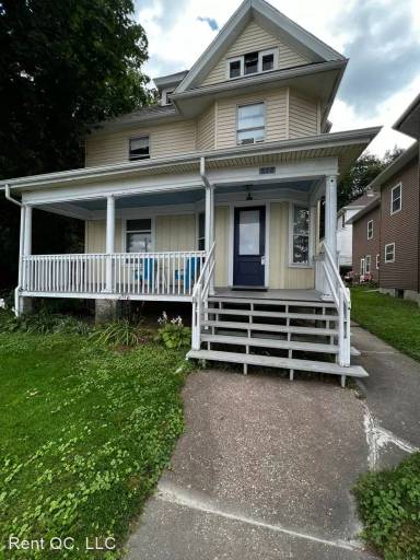 Main picture of 826 5th Ave