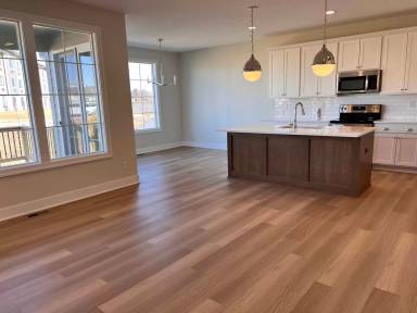 Main picture of 470 S 91st St