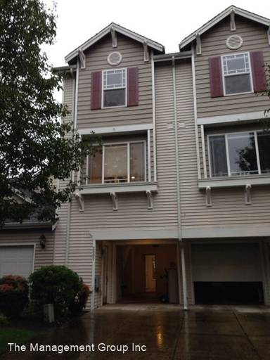 Main picture of 8809 NE 17th St
