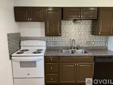 Main picture of 403 S Love Ave